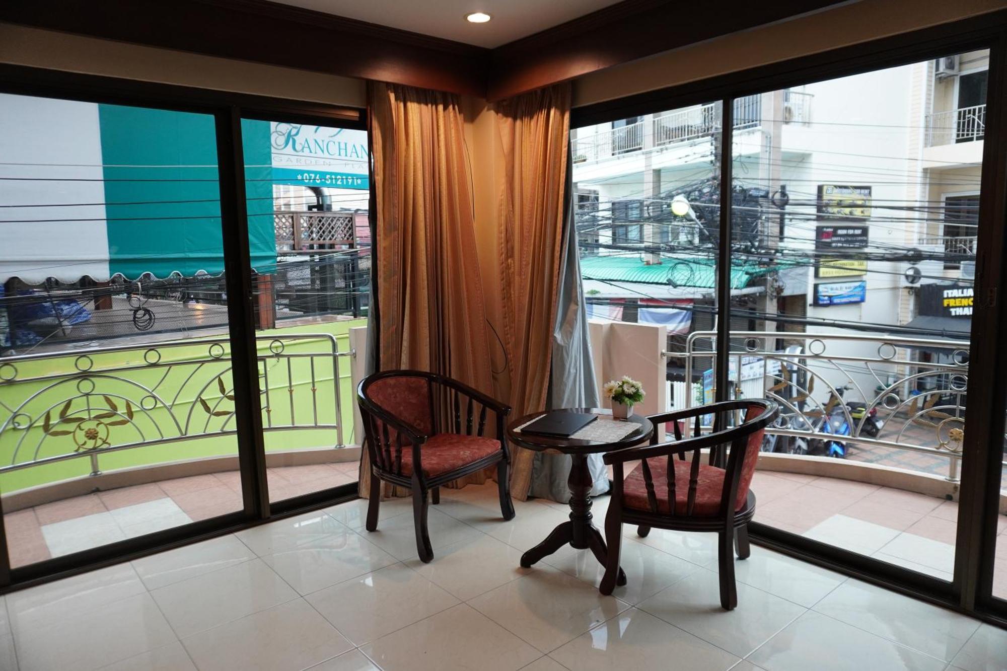 Centre Point Nanai Patong Exterior foto